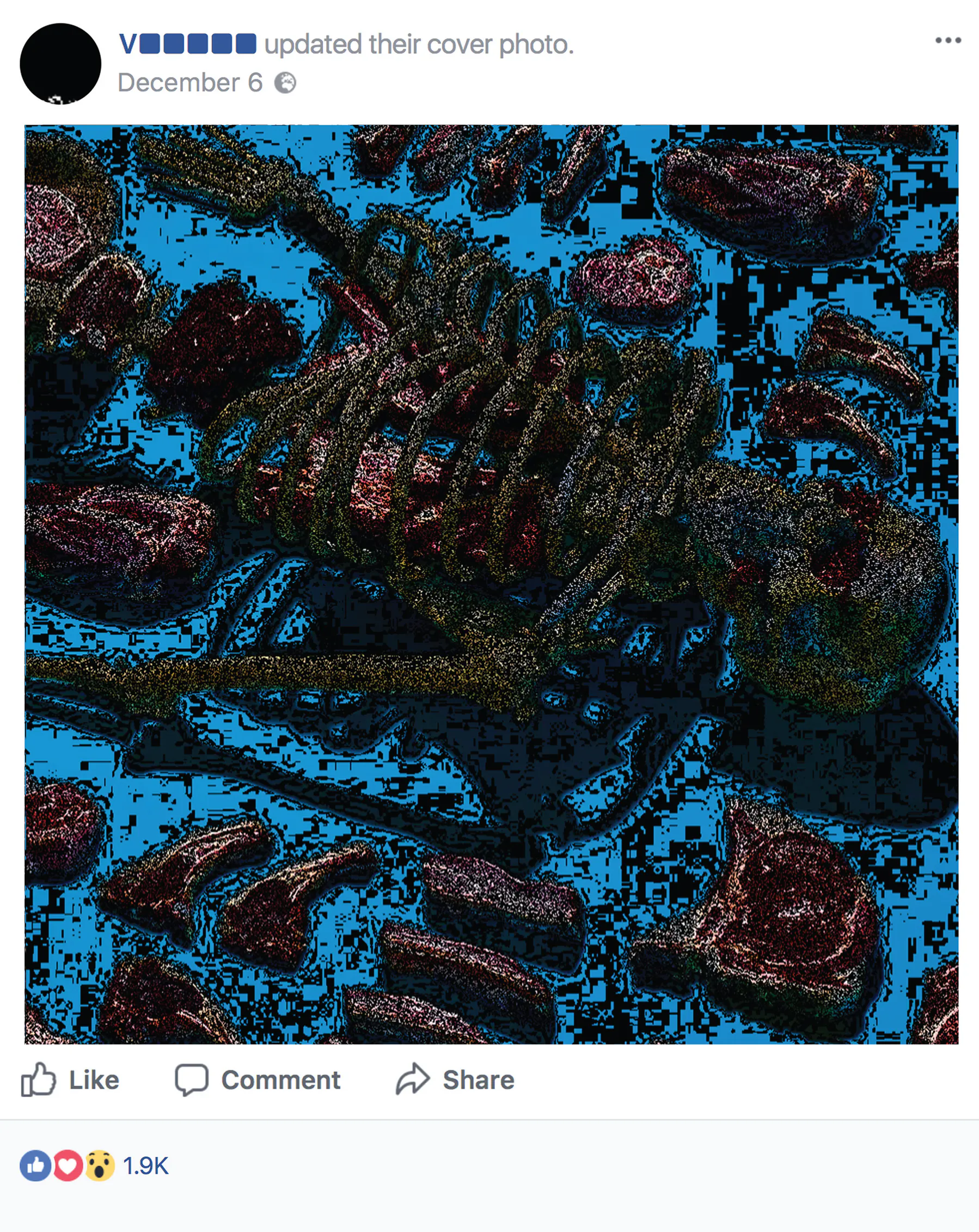 Facebook ieraksts ar no burtiem un krāsām veidotu figūru zilā kompozīcijā
